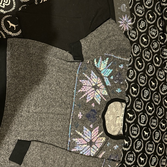 VS Pink Y2K Christmas Set with Bling and Fold Over Pants EUC - Picture 4 of 4